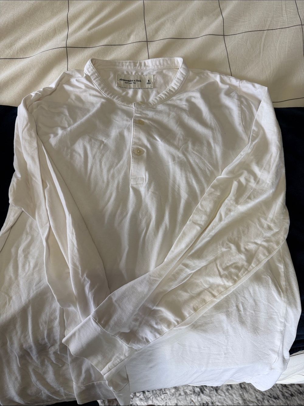Abercrombie & Fitch White Long-Sleeve Tee